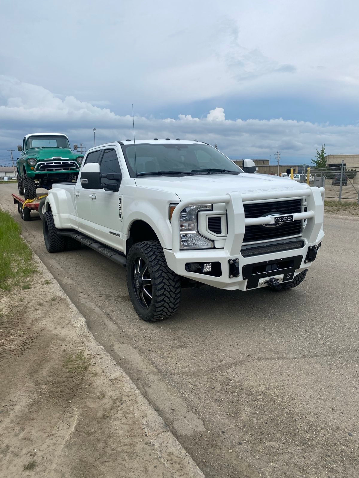 2017-2022 Ford F250 - GRIDIRON - F550 Full Tube Winch Front Bumper